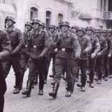 I soldati tedeschi in marcia su via Napoli durante la celebrazione dei Caduti germanici del 16 marzo 1942 
